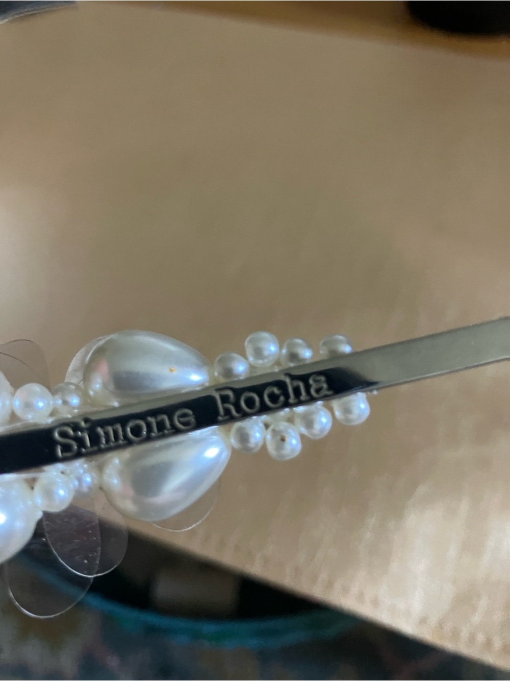 Simone Rocha Hair Clip - White - Picture 3 of 3